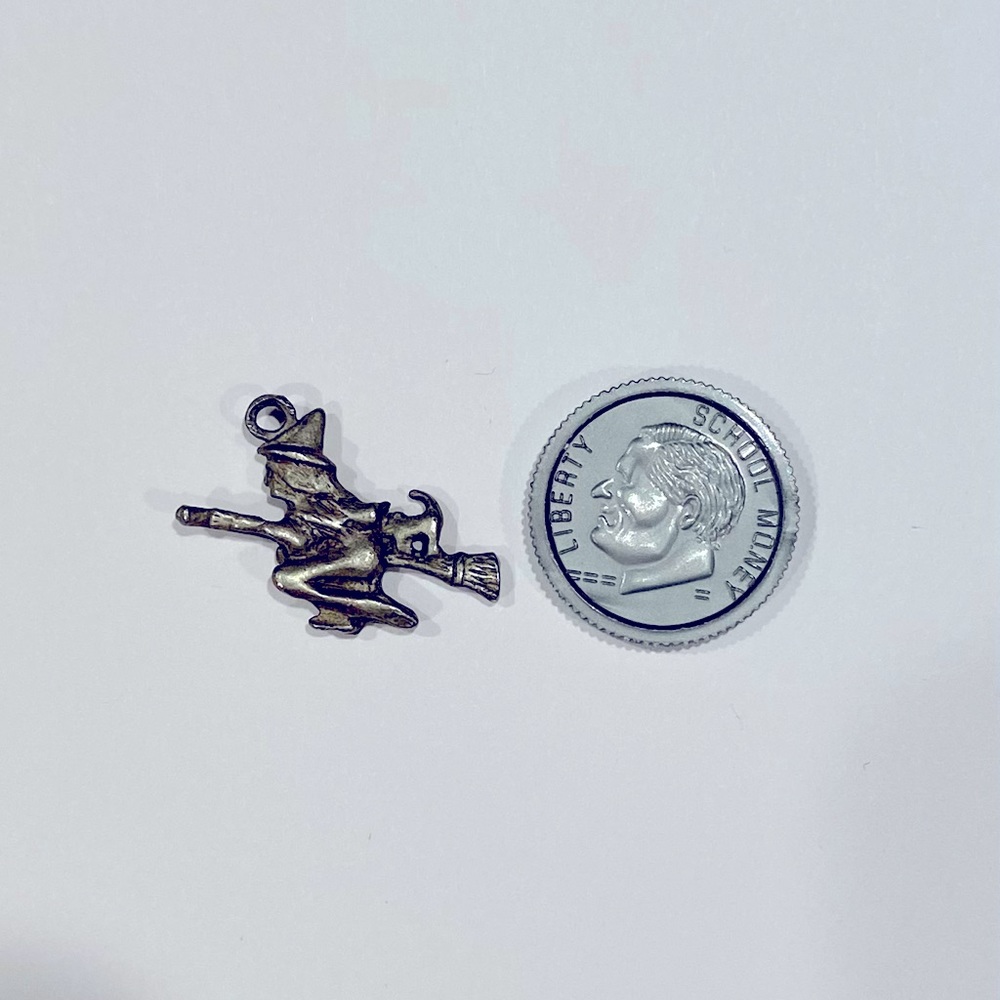 Solid Pewter Witch on Broom with Cat Charm for Necklace/Bracelet - Picture 3 of 3